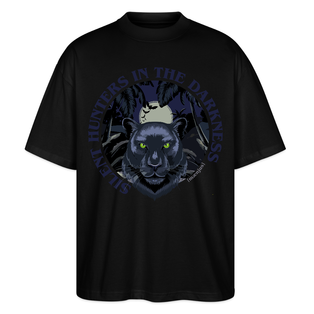 Oversized Unisex Bio T-Shirt mit SILENT HUNTERS IN THE DARKNESS PRINT Vorderseite - Schwarz