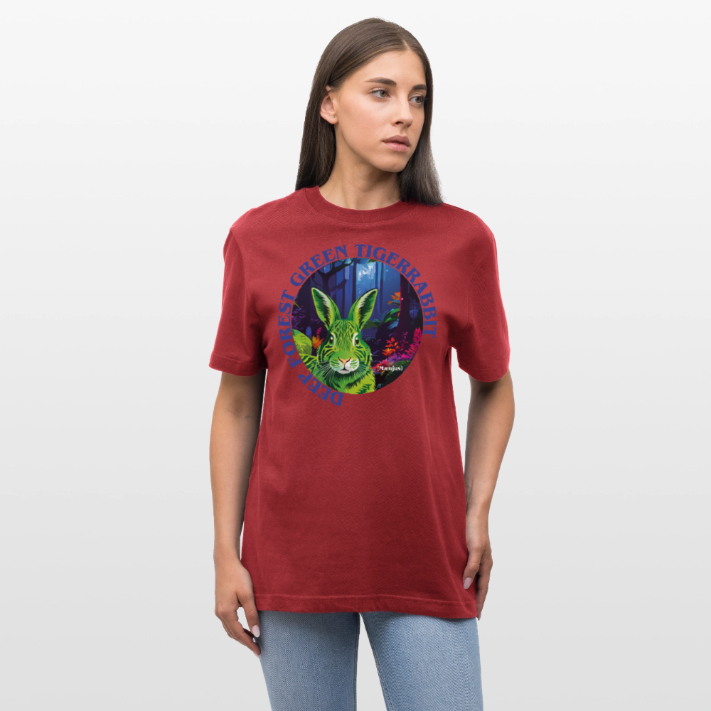 Relaxed Fit Unisex Bio-T-Shirt mit DEEP FOREST GREEN TIGERRABBIT PRINT Vorderseite - Erdrot