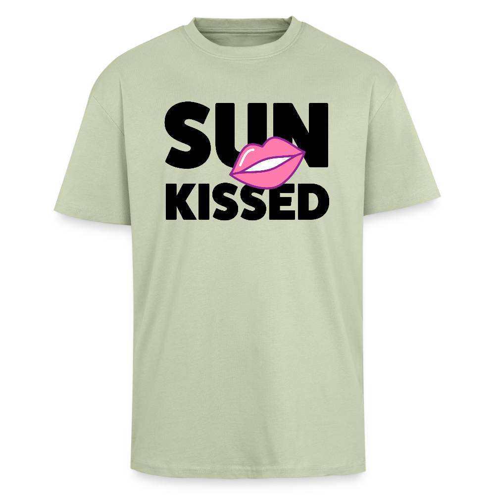 Heavy Oversize T-Shirt mit SUN KISSED PRINT - Leichtes Salbeigrün