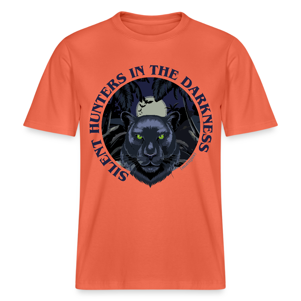 Relaxed Fit Unisex Bio-T-Shirt mit SILENT HUNTERS IN THE DARKNESS PRINT Vorderseite - Hellrot