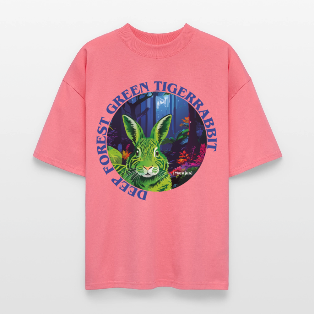 Oversized Unisex T-Shirt mit DEEP FOREST GREEN TIGERRABBIT PRINT Vorderseite - Pink