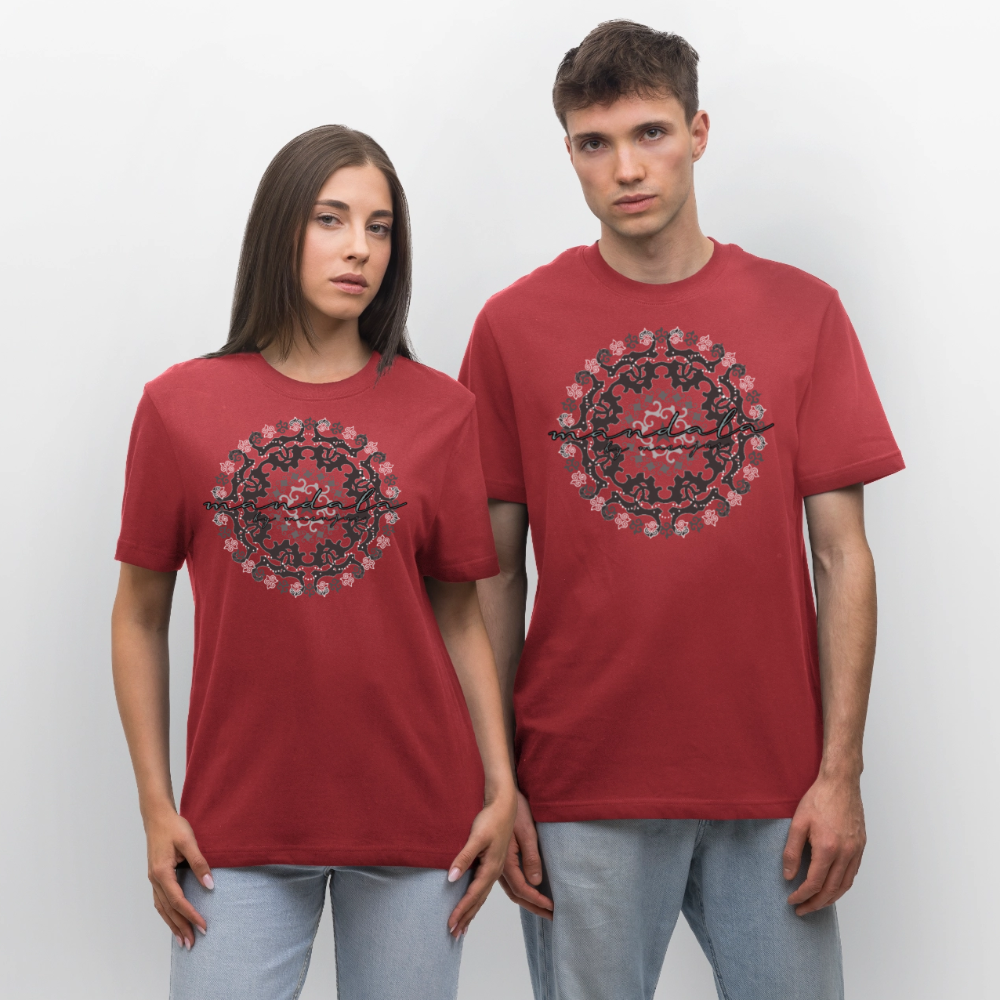 Unisex Bio-T-Shirt mit BLACK MANDALA PRINT - Erdrot