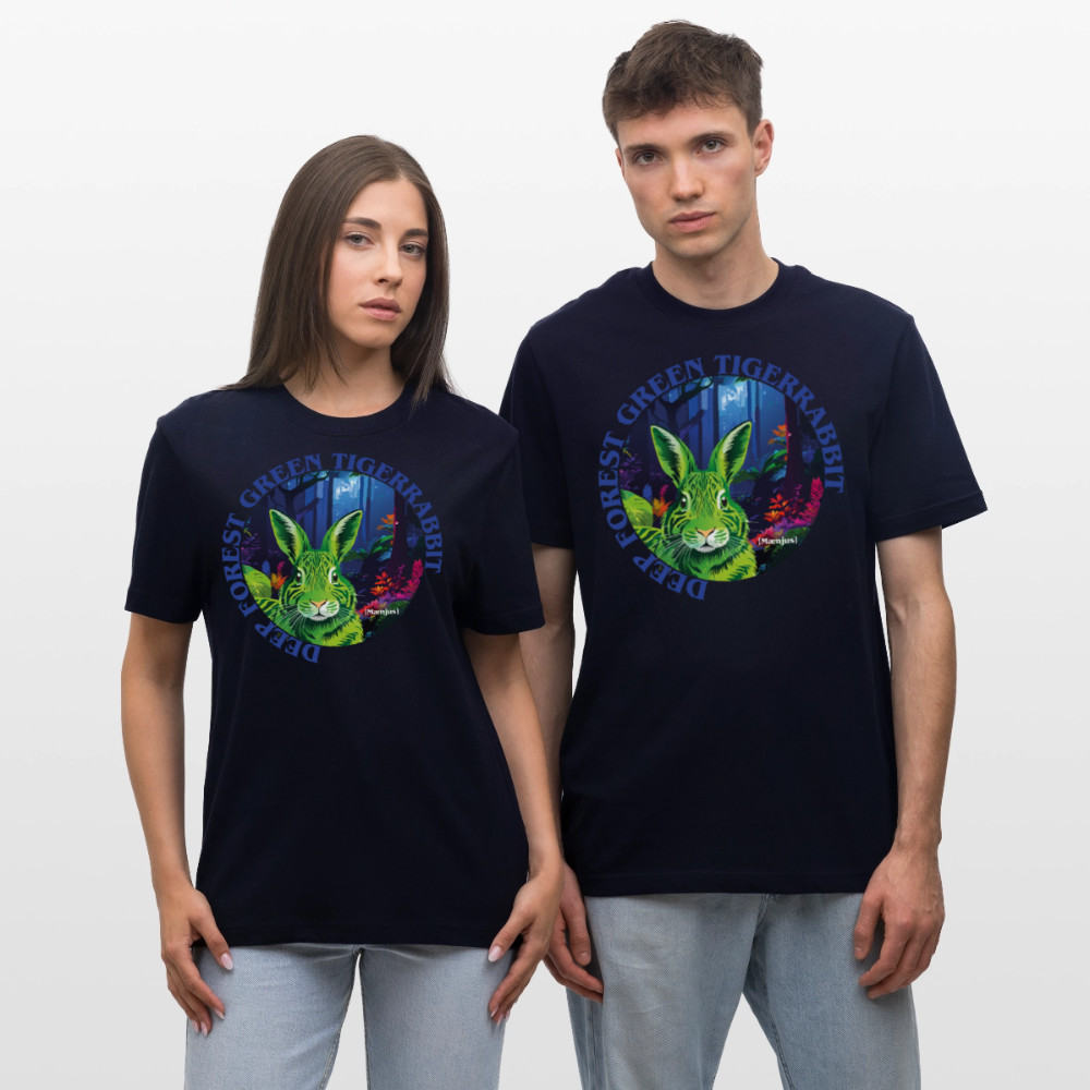 Relaxed Fit Unisex Bio-T-Shirt mit DEEP FOREST GREEN TIGERRABBIT PRINT Vorderseite - Navy