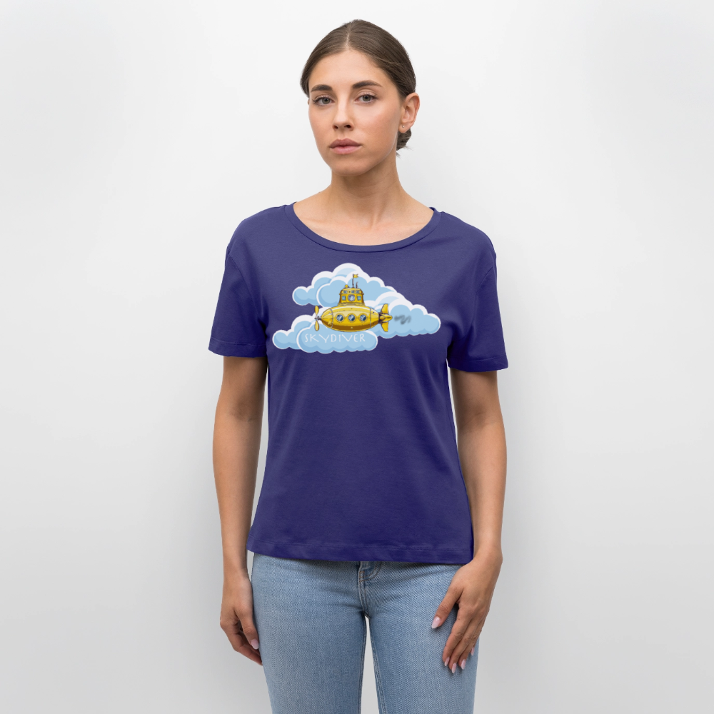 Relaxed Rundhals Frauen Bio-T-Shirt mit SKYDIVER SHIPYARD PRINT - Dämmerung