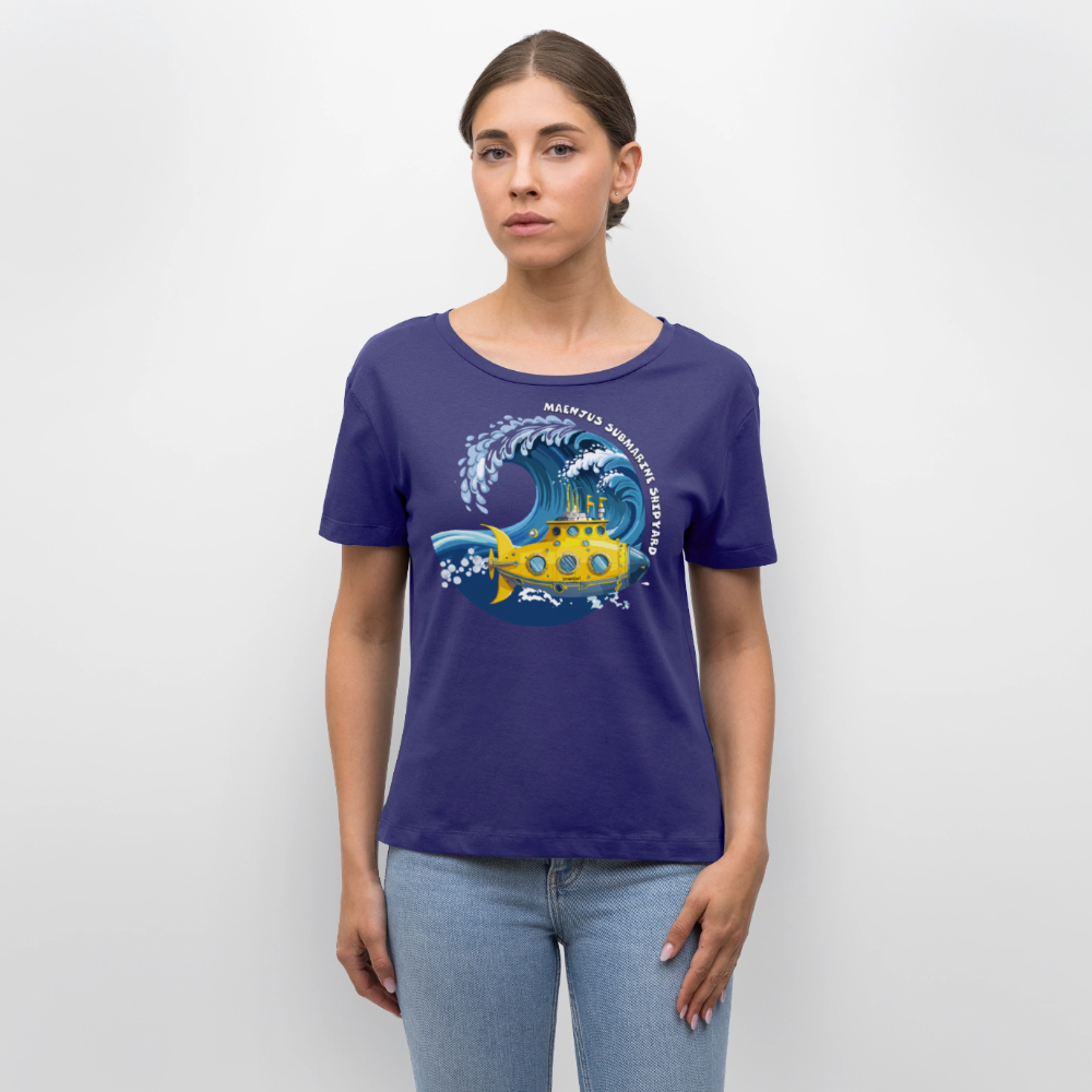 Relaxed Rundhals Frauen Bio-T-Shirt mit MAENJUS SUBMARINE SHIPYARD PRINT - Dämmerung