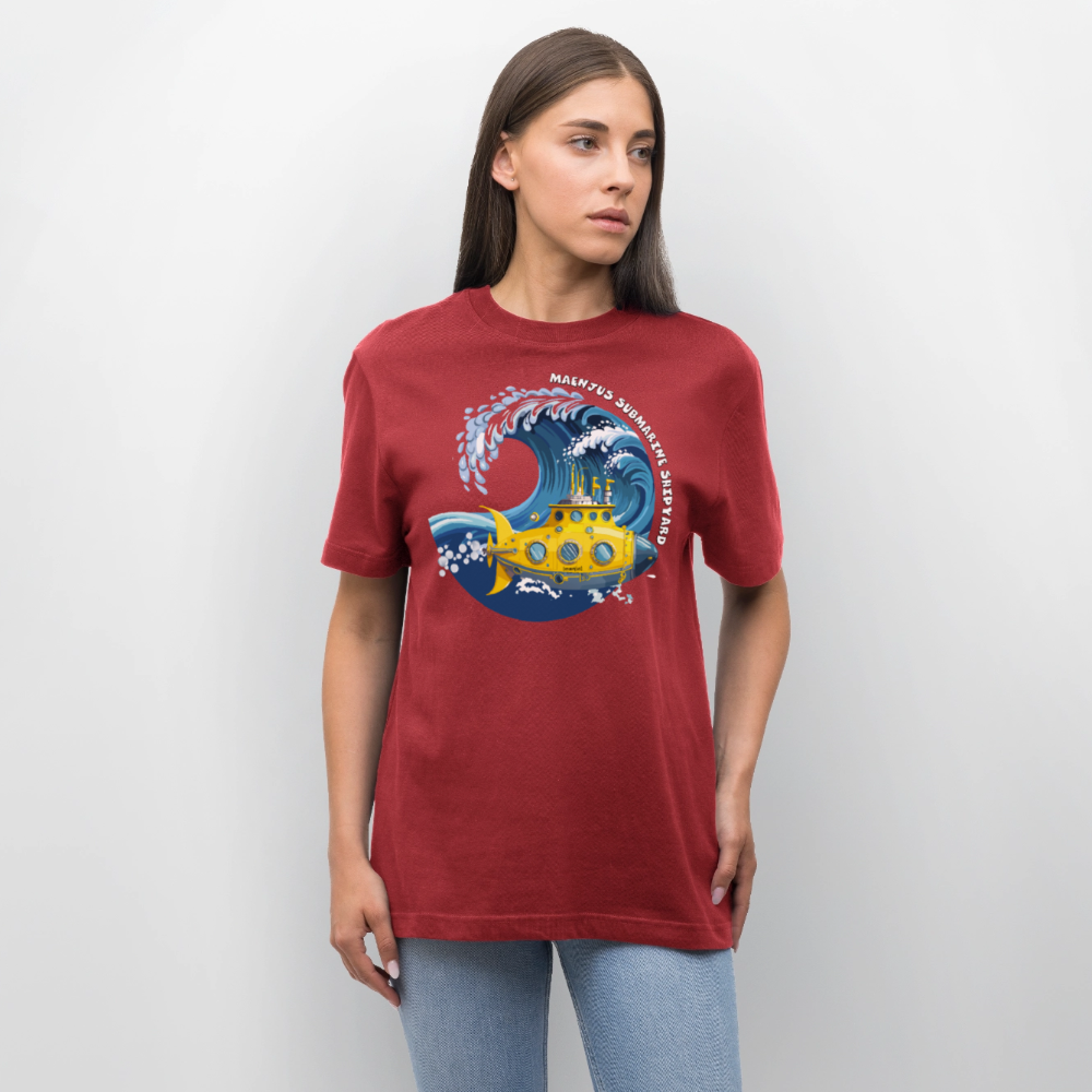 Unisex Bio-T-Shirt mit MAENJUS SUBMARINE SHIPYARD PRINT Vorderseite - Erdrot