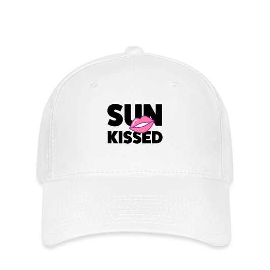 Flexfit Cap mit SUN KISSED PRINT - Weiß