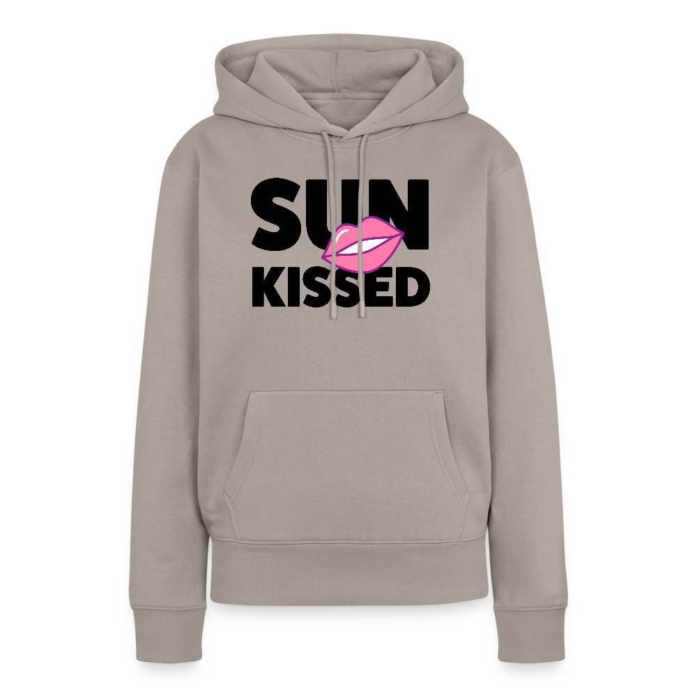 Frauen Premium Hoodie mit SUN KISSED PRINT - Taupe