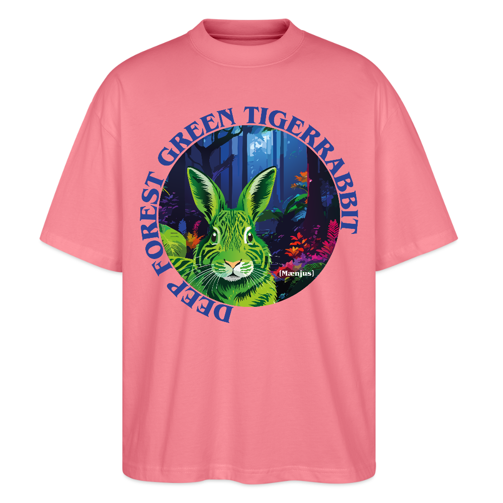 Oversized Unisex T-Shirt mit DEEP FOREST GREEN TIGERRABBIT PRINT Vorderseite - Pink 
