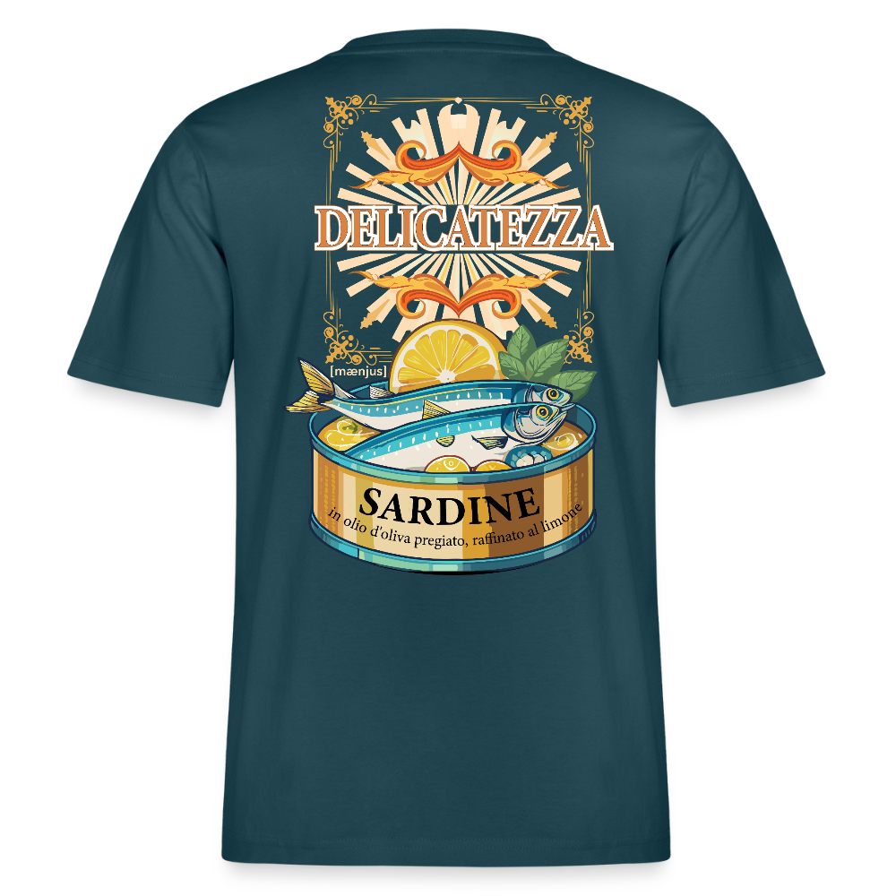 Relaxed Fit Unisex Bio-T-Shirt mit DELICATEZZA SARDINE PRINT Vorder- und Rückseite - Dunkles Petrol