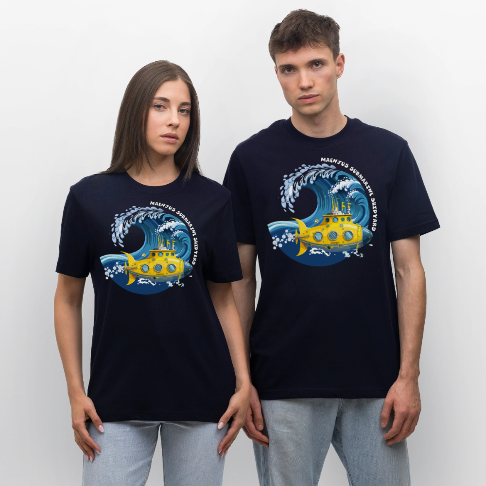 Unisex Bio-T-Shirt mit MAENJUS SUBMARINE SHIPYARD PRINT Vorderseite - Navy