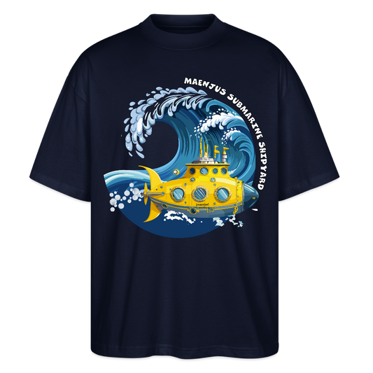 Oversized Unisex Bio T-Shirt mit MAENJUS SUBMARINE SHIPYARD PRINT Vorderseite - Navy